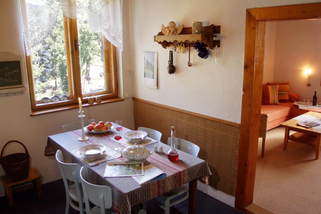 Apartment At Sedliacky Dvor - برزنو الغرفة الصورة